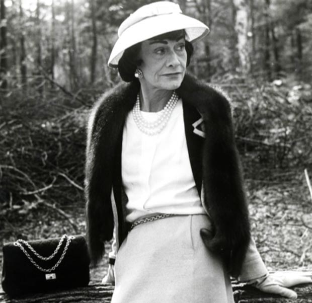 Coco Chanel with her 2.55 bag, image from Stylefrizz.com
